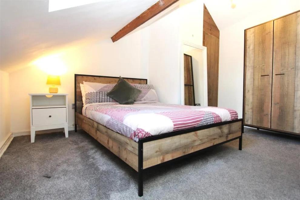 Large New-York Style Penthouse Apartment In Leeds City Centre With Contactless Check In Eksteriør bilde