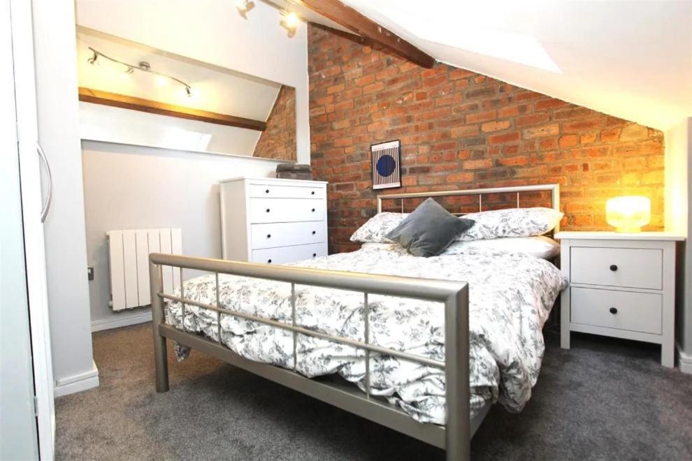Large New-York Style Penthouse Apartment In Leeds City Centre With Contactless Check In Eksteriør bilde